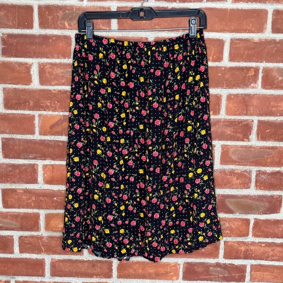 Vintage 90's black floral button down skirt with yellow buttons - Picture 4 of 4
